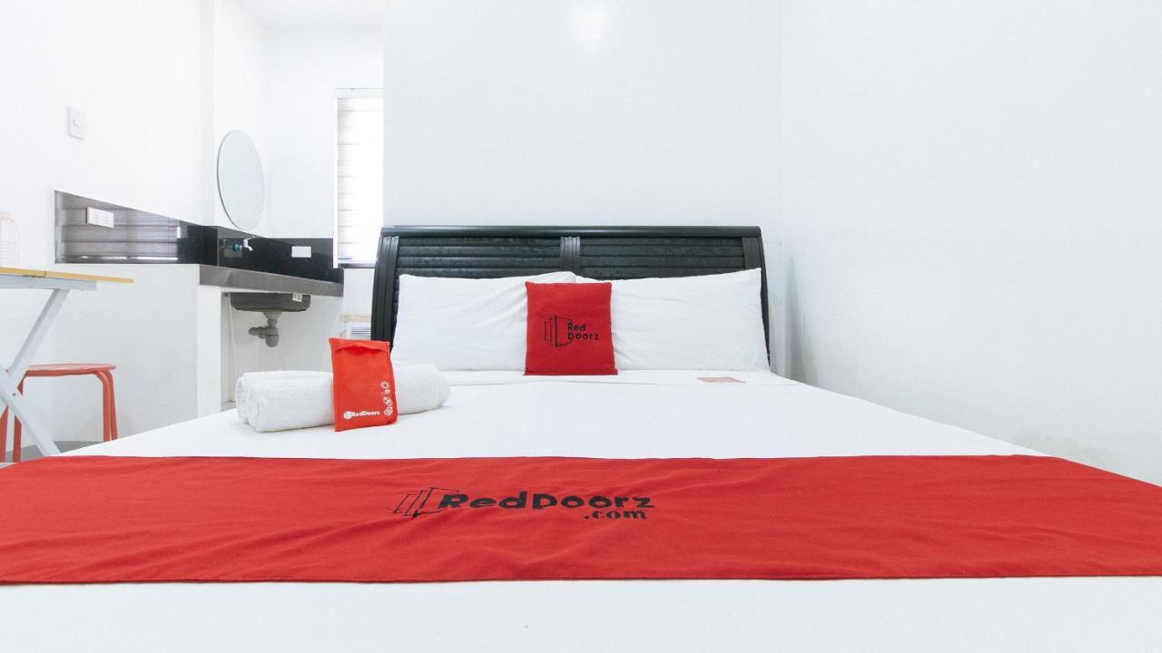 Reddoorz Near Sm Bicutan Hotel Paranaque City Bagian luar foto